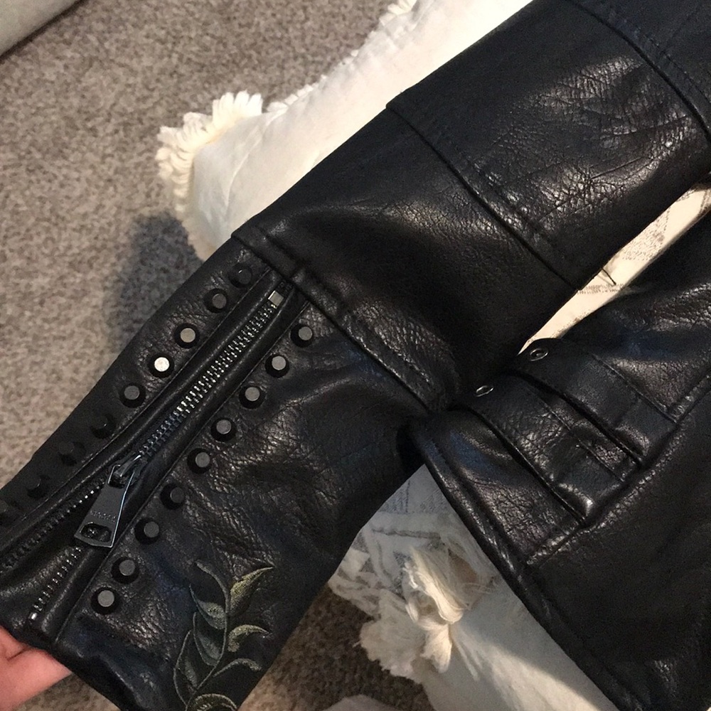 Vigoss leather jacket - Picture 2 of 3